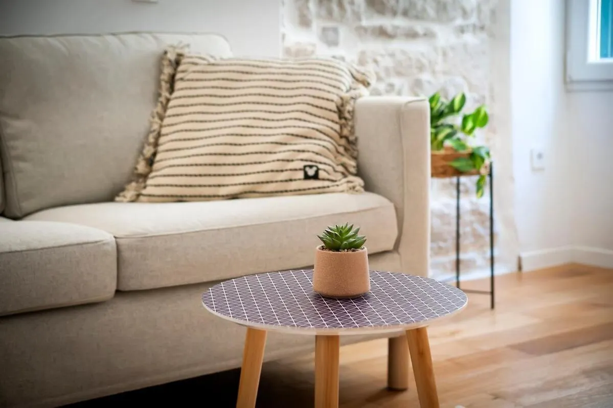 Cobblestone Comfort In Ρόβινι Διαμέρισμα